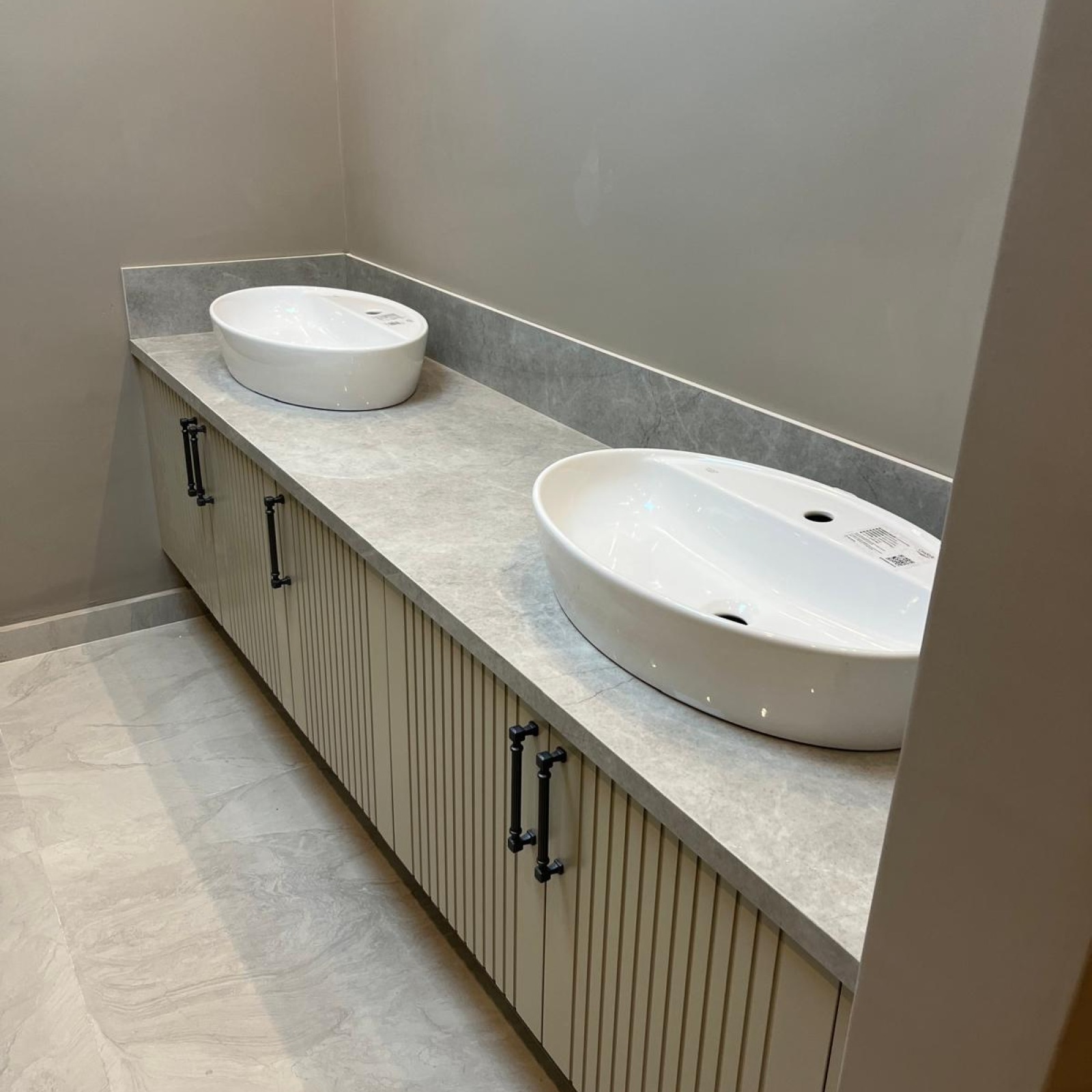 Tundra Grey Porselen Tezgah