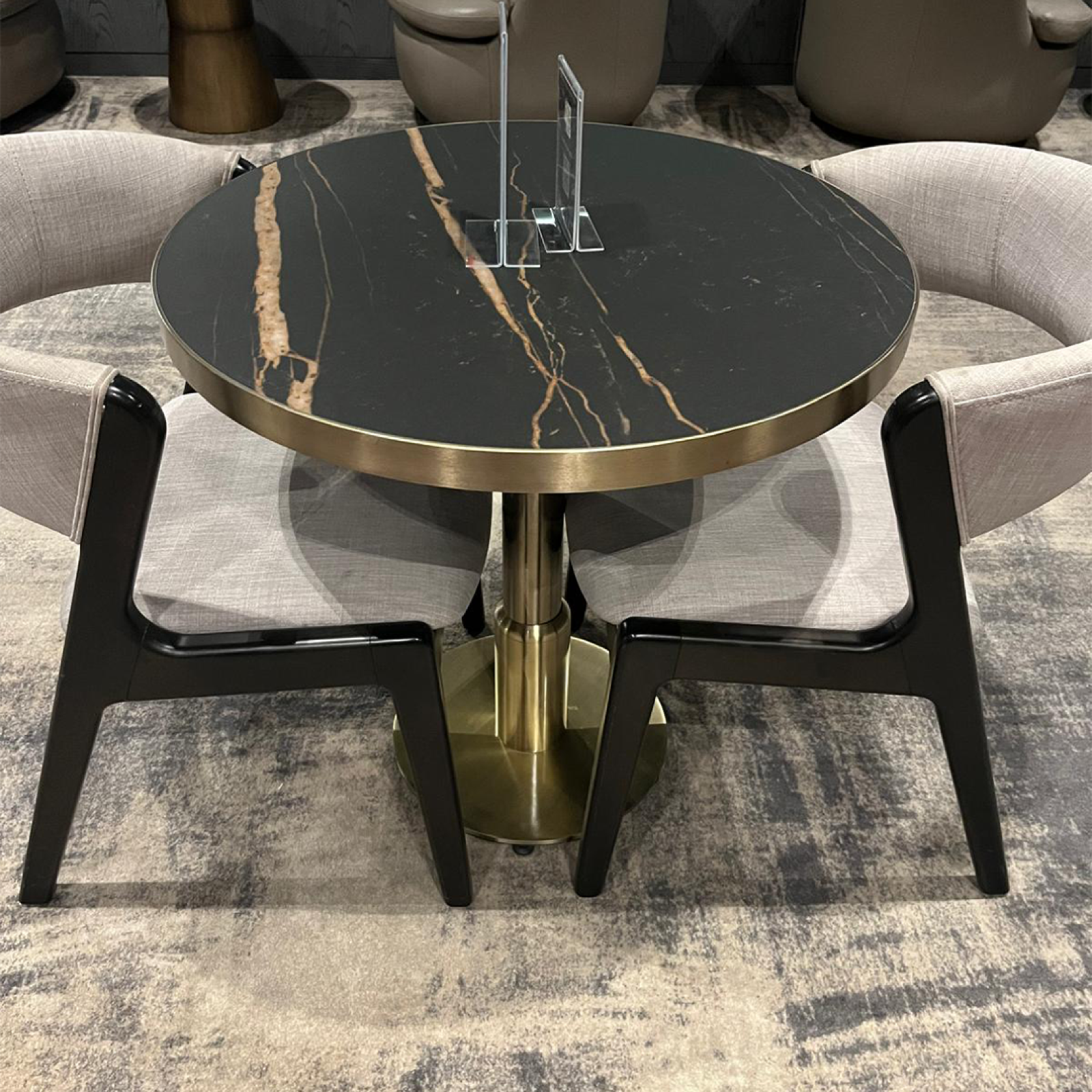 Sahara Noir Porselen Yemek Masası